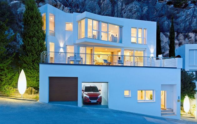 Foto 1 de Casa en venta en Altea la Vella de 5 habitaciones con terraza y piscina