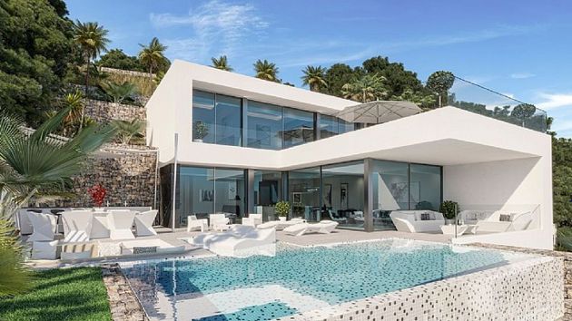 Foto 1 de Casa en venta en Zona Puerto Blanco - Maryvilla de 4 habitaciones con terraza y piscina