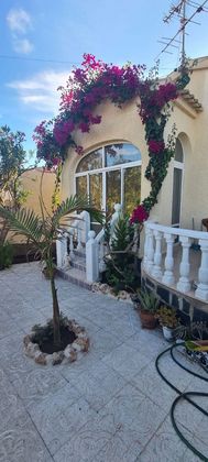 Foto 2 de Casa adossada en venda a calle San Fulgencio la Marina a de 2 habitacions amb terrassa i piscina