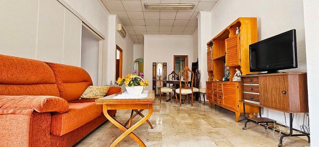 Foto 2 de Casa adossada en venda a Almoradí de 2 habitacions amb aire acondicionat