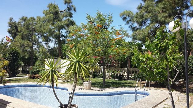 Foto 1 de Chalet en venta en La Huerta de 4 habitaciones con terraza y piscina