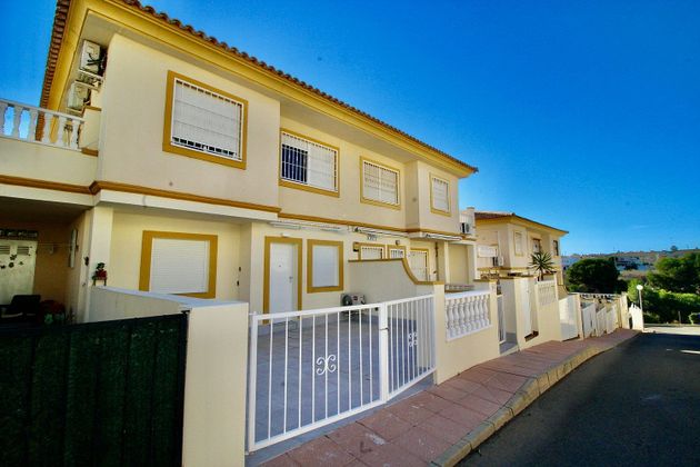 Foto 2 de Piso en venta en calle Parana de 2 habitaciones con terraza y piscina