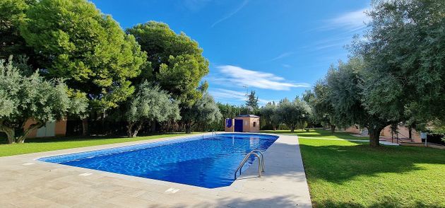 Foto 1 de Venta de casa adosada en San Juan de Alicante/Sant Joan d´Alacant de 5 habitaciones con terraza y piscina