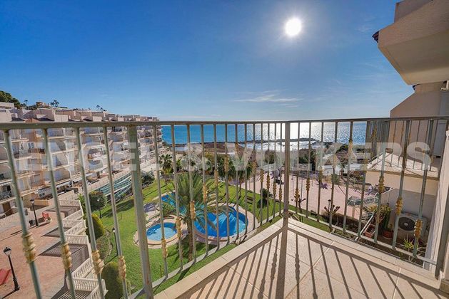 Foto 2 de Àtic en venda a calle Oriola de 2 habitacions amb terrassa i piscina