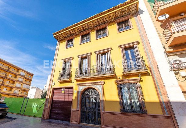 Foto 1 de Casa en venda a plaza Nueva de 3 habitacions amb terrassa i garatge