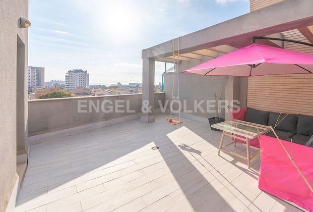 Foto 1 de Àtic en venda a calle Normes del Castello de 2 habitacions amb terrassa i garatge