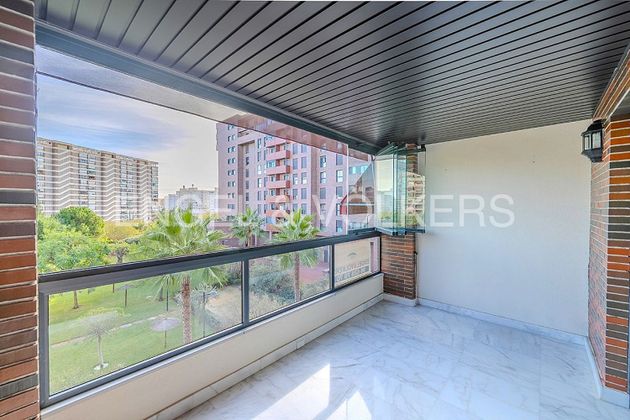 Foto 2 de Piso en venta en avenida Goleta de 3 habitaciones con terraza y piscina