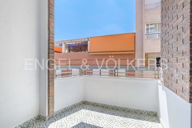 Foto 2 de Venta de piso en Centro - Alicante de 3 habitaciones con terraza y garaje