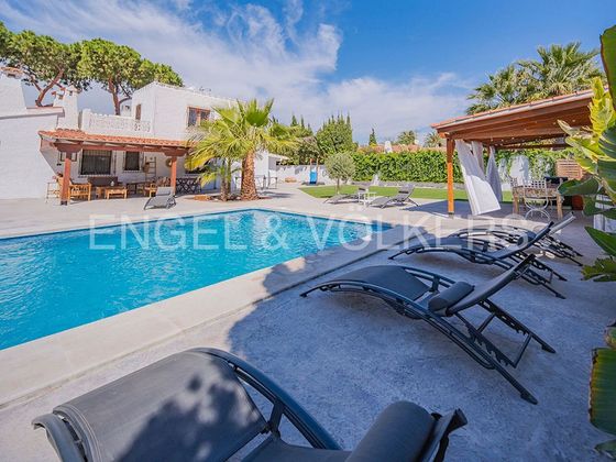 Foto 2 de Xalet en venda a Playa Mucha Vista de 4 habitacions amb terrassa i piscina