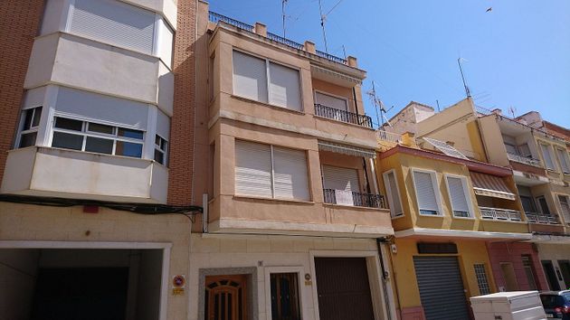 Foto 1 de Casa adossada en venda a calle Juan Brotons de 6 habitacions amb terrassa i balcó