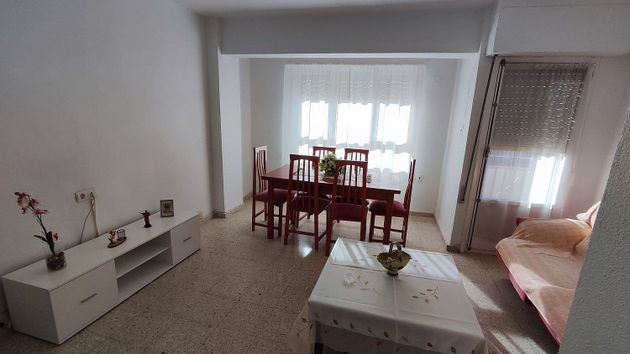 Foto 1 de Piso en alquiler en Ibi de 3 habitaciones con muebles y balcón