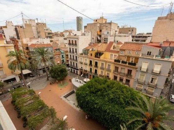 Foto 2 de Pis en lloguer a Centro - Alicante de 3 habitacions amb terrassa i aire acondicionat