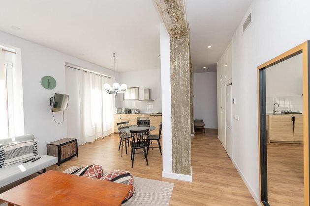 Foto 1 de Alquiler de piso en Centro - Alicante de 2 habitaciones con muebles y aire acondicionado