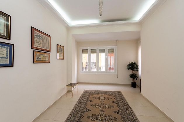 Foto 2 de Venta de piso en Centro - Alicante de 4 habitaciones con terraza y aire acondicionado