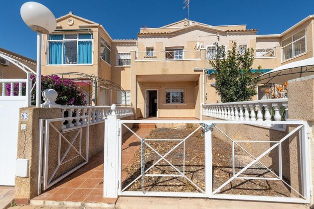 Foto 1 de Xalet en venda a La Siesta - El Salado - Torreta de 2 habitacions amb terrassa i piscina