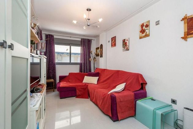 Foto 2 de Pis en venda a calle Benacantil de 2 habitacions amb terrassa i garatge