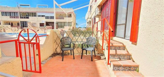 Foto 2 de Venta de casa en Urbanizaciones de 1 habitación con terraza y piscina