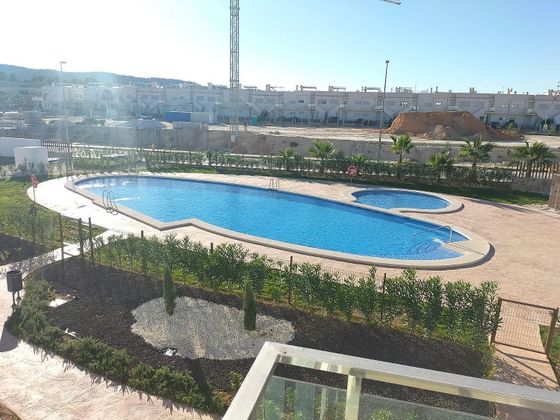 Foto 1 de Venta de casa en Orihuela ciudad de 2 habitaciones con terraza y piscina