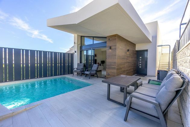 Foto 1 de Xalet en venda a Benijófar de 2 habitacions amb terrassa i piscina