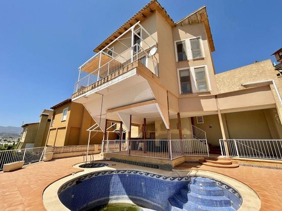 Foto 1 de Xalet en venda a Relleu de 4 habitacions amb terrassa i piscina