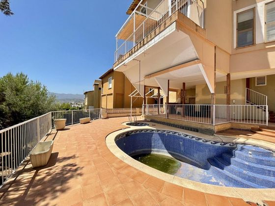 Foto 2 de Venta de chalet en Relleu de 4 habitaciones con terraza y piscina