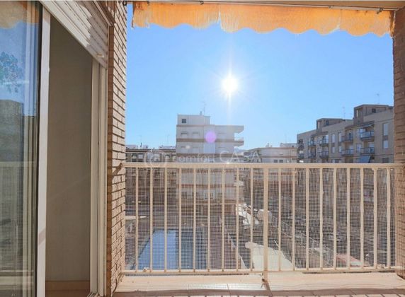 Foto 2 de Dúplex en venta en calle Avportus Illicitanus de 4 habitaciones con aire acondicionado
