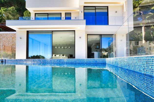 Foto 2 de Casa en venda a Zona de Mascarat de 4 habitacions amb terrassa i piscina