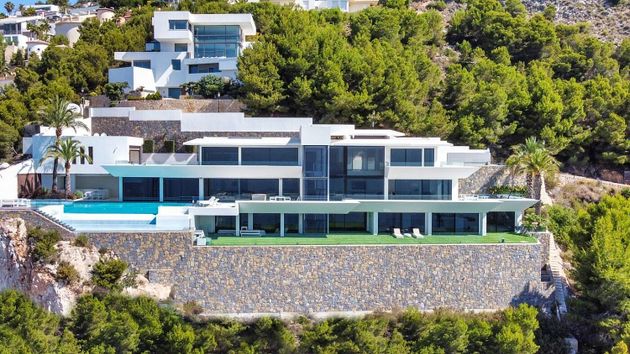 Foto 1 de Venta de casa en Altea Hills de 6 habitaciones con terraza y piscina