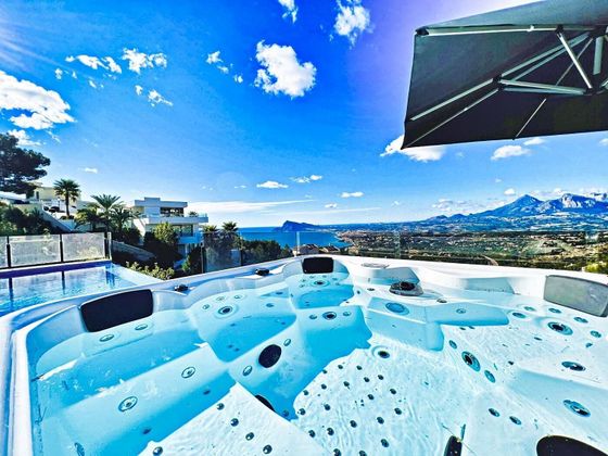 Foto 2 de Venta de casa en Altea Hills de 4 habitaciones con terraza y piscina