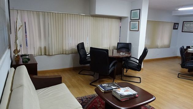 Foto 1 de Oficina en venda a Centro - Alicante amb aire acondicionat