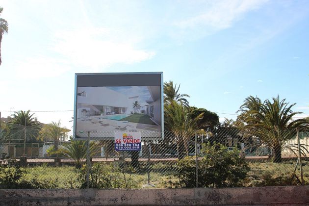Foto 1 de Terreno en venta en avenida Del Cabo de 1500 m²