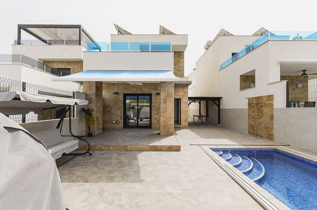 Foto 2 de Xalet en venda a avenida Europa de 3 habitacions amb terrassa i piscina