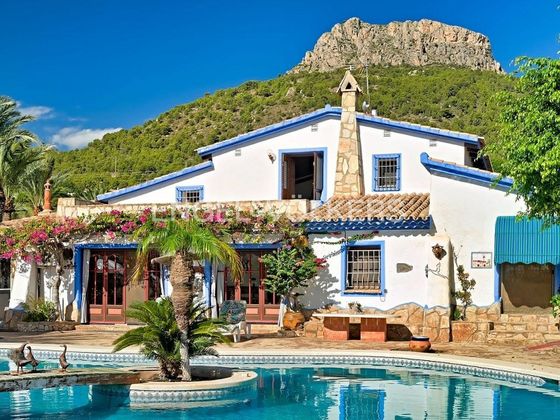 Foto 1 de Casa rural en venda a Zona Puerto Blanco - Maryvilla de 4 habitacions amb terrassa i piscina