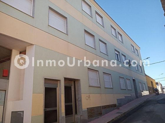 Foto 2 de Pis en venda a calle Sant Pau de 3 habitacions amb terrassa i garatge