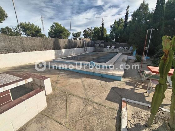 Foto 2 de Venta de chalet en Monforte del Cid de 8 habitaciones con terraza y piscina