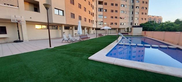 Foto 1 de Pis en venda a Colonia Requena de 3 habitacions amb terrassa i piscina