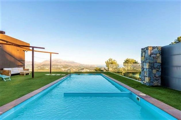 Foto 1 de Casa en venda a Polop de 5 habitacions amb piscina i garatge