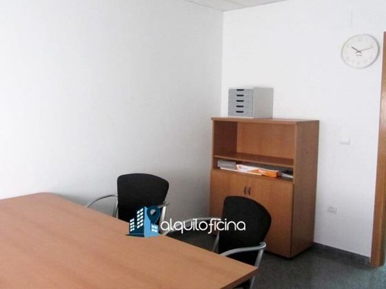 Foto 1 de Oficina en alquiler en calle Verónica con aire acondicionado