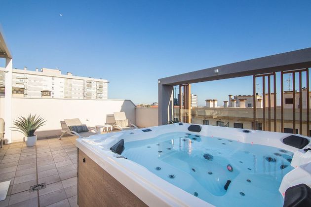 Foto 2 de Àtic en venda a Ciutat Jardí - Torreta Verdí de 2 habitacions amb terrassa i balcó