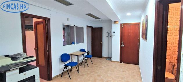 Foto 1 de Oficina en lloguer a Ensanche - Diputación amb aire acondicionat i ascensor