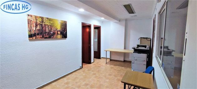 Foto 2 de Oficina en alquiler en Ensanche - Diputación con aire acondicionado y ascensor
