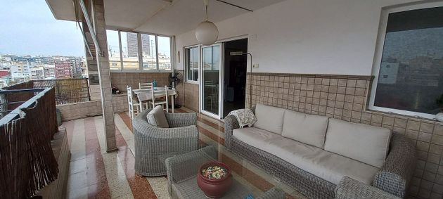 Foto 2 de Ático en alquiler en Ensanche - Diputación de 3 habitaciones con terraza y garaje