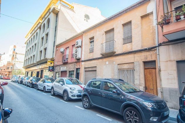 Foto 2 de Xalet en venda a calle Príncipe de Asturias de 4 habitacions amb terrassa i garatge