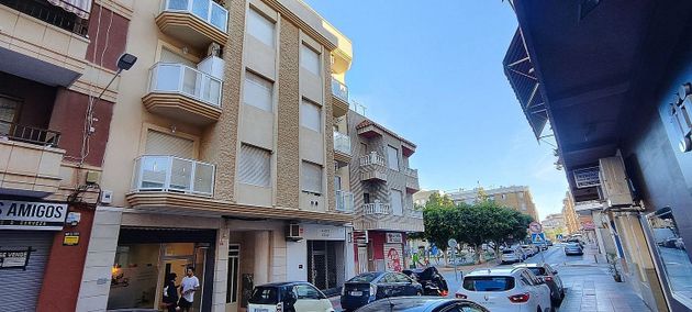 Foto 2 de Pis en venda a calle Miguel Hernandez de 2 habitacions amb balcó i ascensor