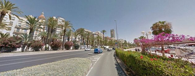 Foto 2 de Pis en venda a Centro - Alicante de 7 habitacions amb terrassa i balcó