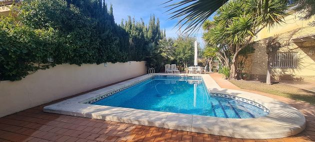 Foto 1 de Xalet en venda a San Juan de Alicante/Sant Joan d´Alacant de 4 habitacions amb terrassa i piscina