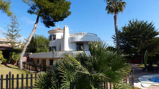 Foto 1 de Xalet en venda a Villafranqueza de 8 habitacions amb terrassa i piscina