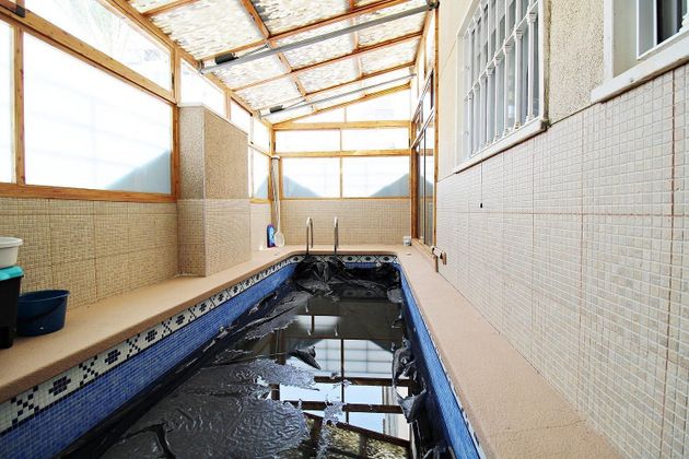 Foto 1 de Venta de chalet en Nou Altabix de 4 habitaciones con terraza y piscina
