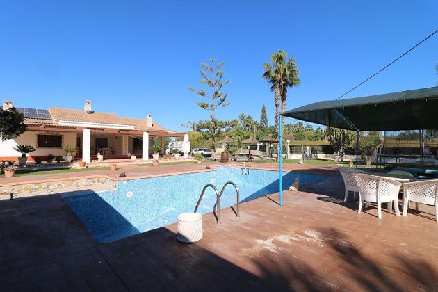Foto 2 de Xalet en venda a Centro - Elche de 4 habitacions amb piscina i jardí
