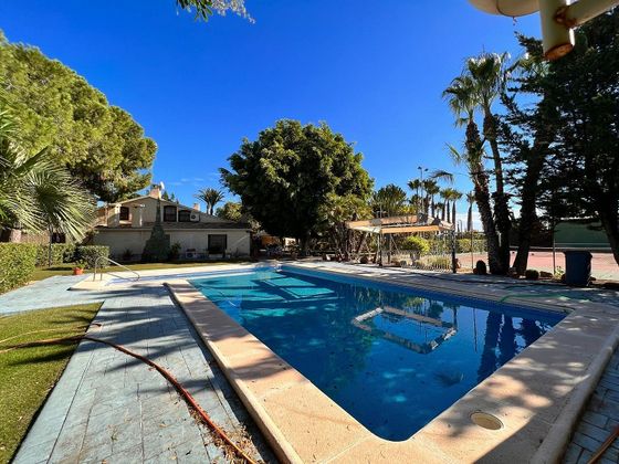Foto 1 de Venta de casa en Perleta - Maitino de 4 habitaciones con terraza y piscina